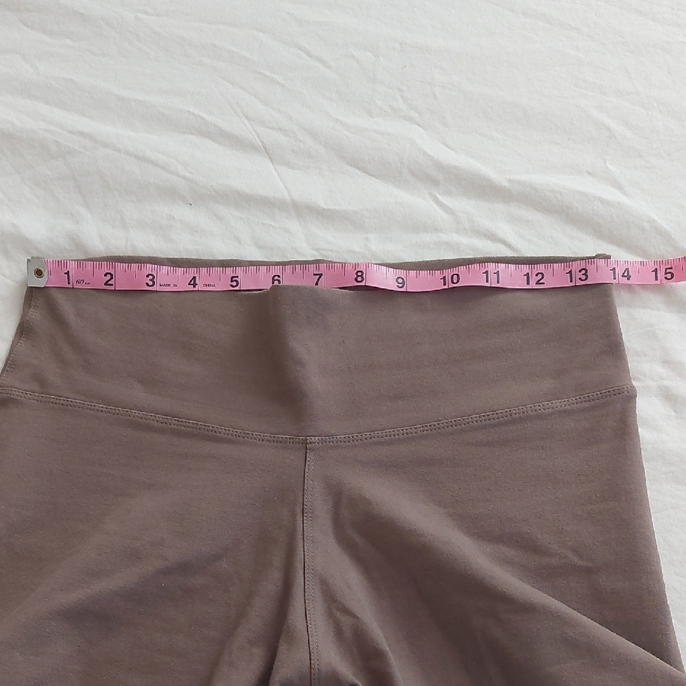 Indigo Luna Ananda Yoga Shorts Ash in Large - Picture 6 of 6